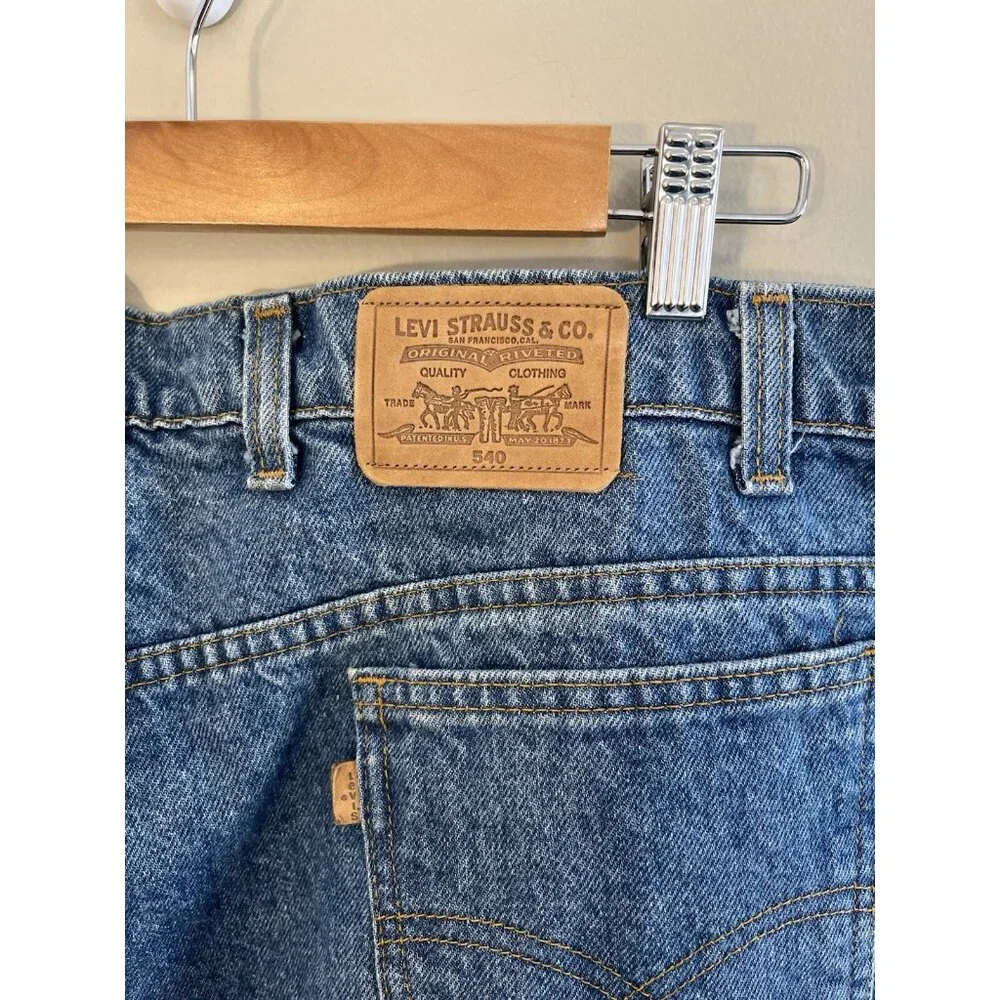Levi’s 504 Vintage Leather‎ Tag 46 X 30, Medium Wash Relaxed Fit  (45X30 Actual)
